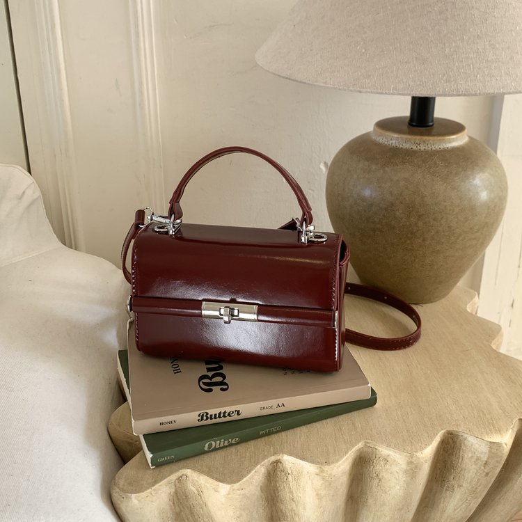 Tas Selempang Kulit Mewah Kela - Vintage Fashion In Paris ulasan dan harga
