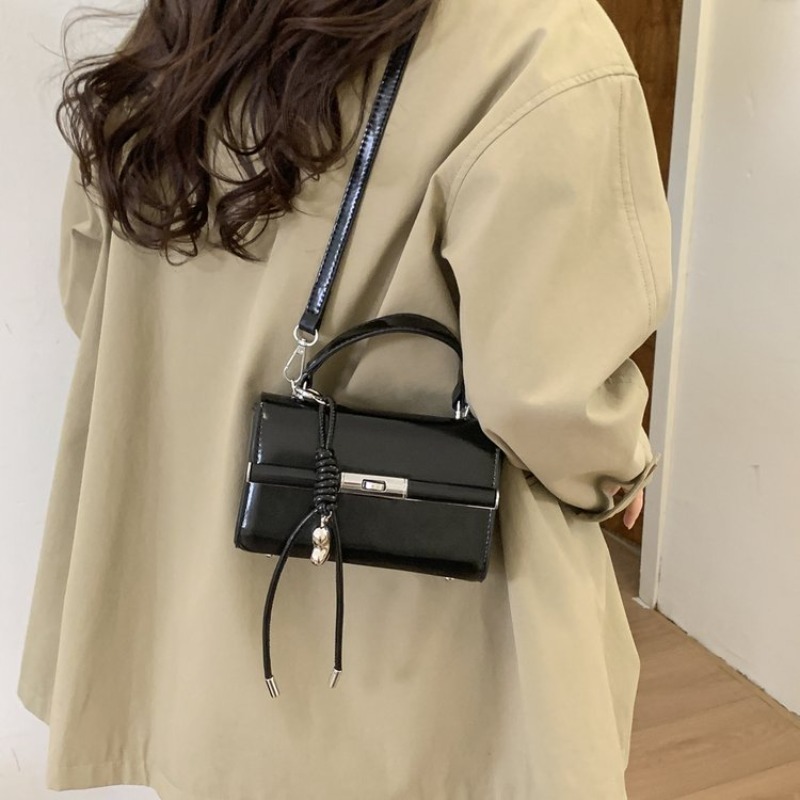 Tas Selempang Kulit Mewah Kela - Vintage Fashion In Paris ulasan dan harga